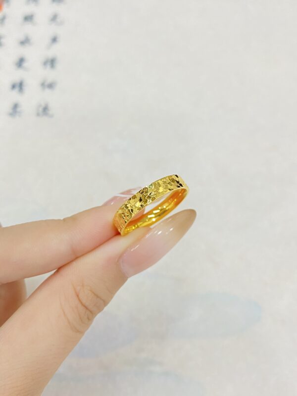碎冰冰戒指