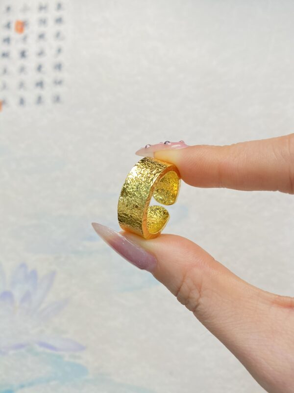 紙醉金迷戒指：圖片 2